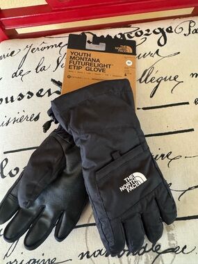 The North Face Youth Montana FUTURELIGHT Etip™ Gloves Size  Medium NWT